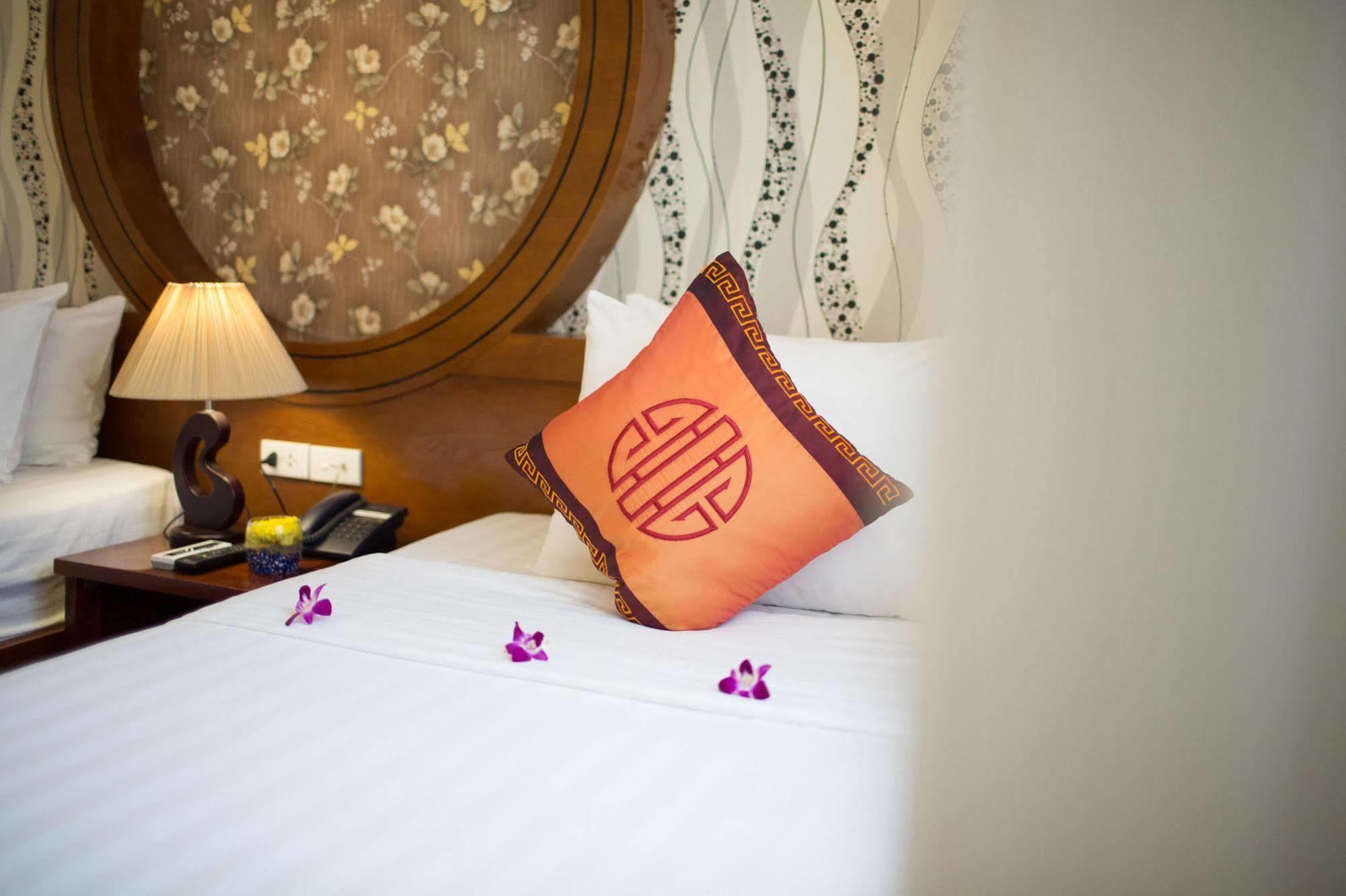 Hanoi Symphony Hotel Buitenkant foto
